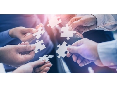 医疗贸易供应链服务平台                                                                   公司打造全新的供应链采购服务平台，创新合作模式，全产业链资源整合，为客户提供全方位、安全、专业、高效的采购运营服务。业务包括平台资质、项目方案设计、投标服务、合同执行等全流程服务。